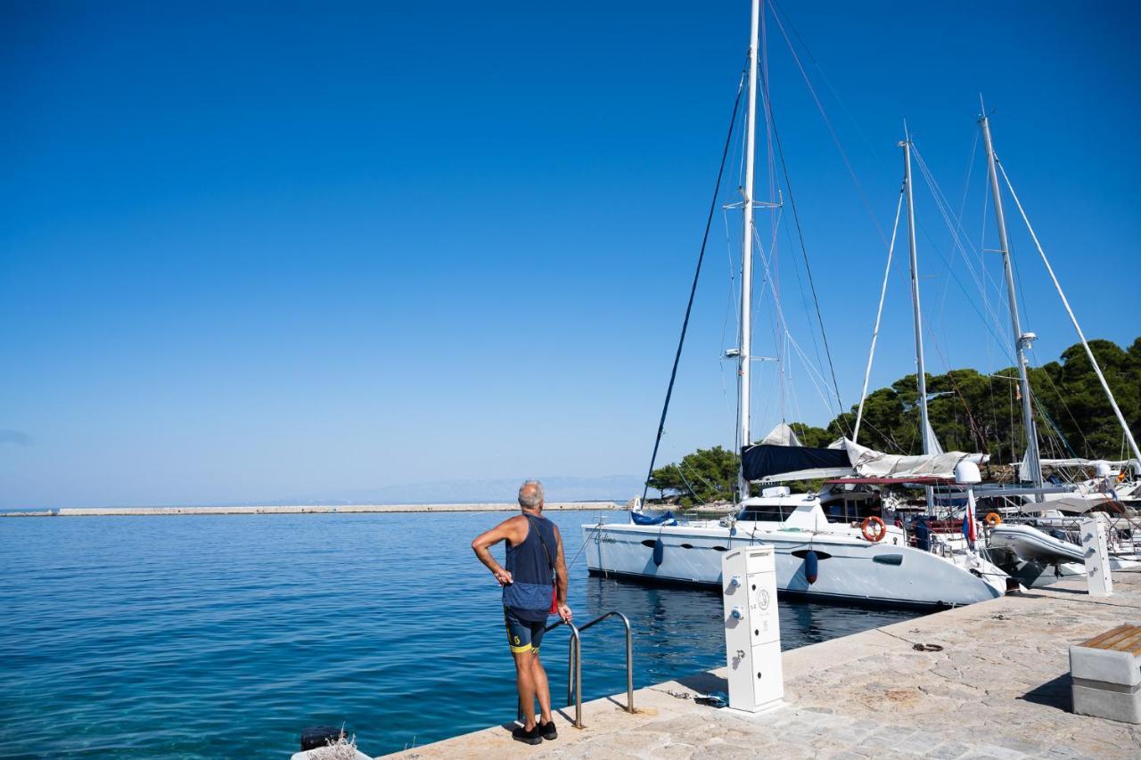 Apartment Carmen Veli Losinj Exterior photo