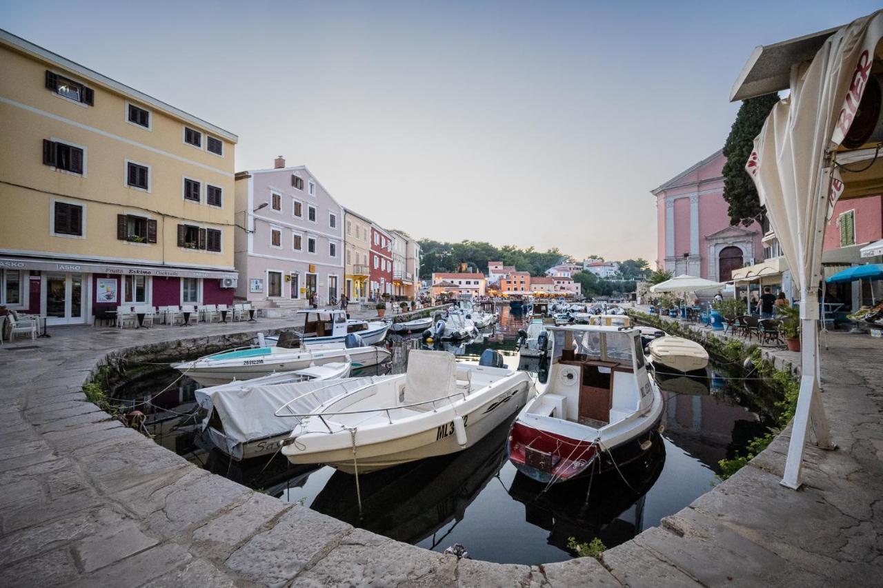 Apartment Carmen Veli Losinj Exterior photo