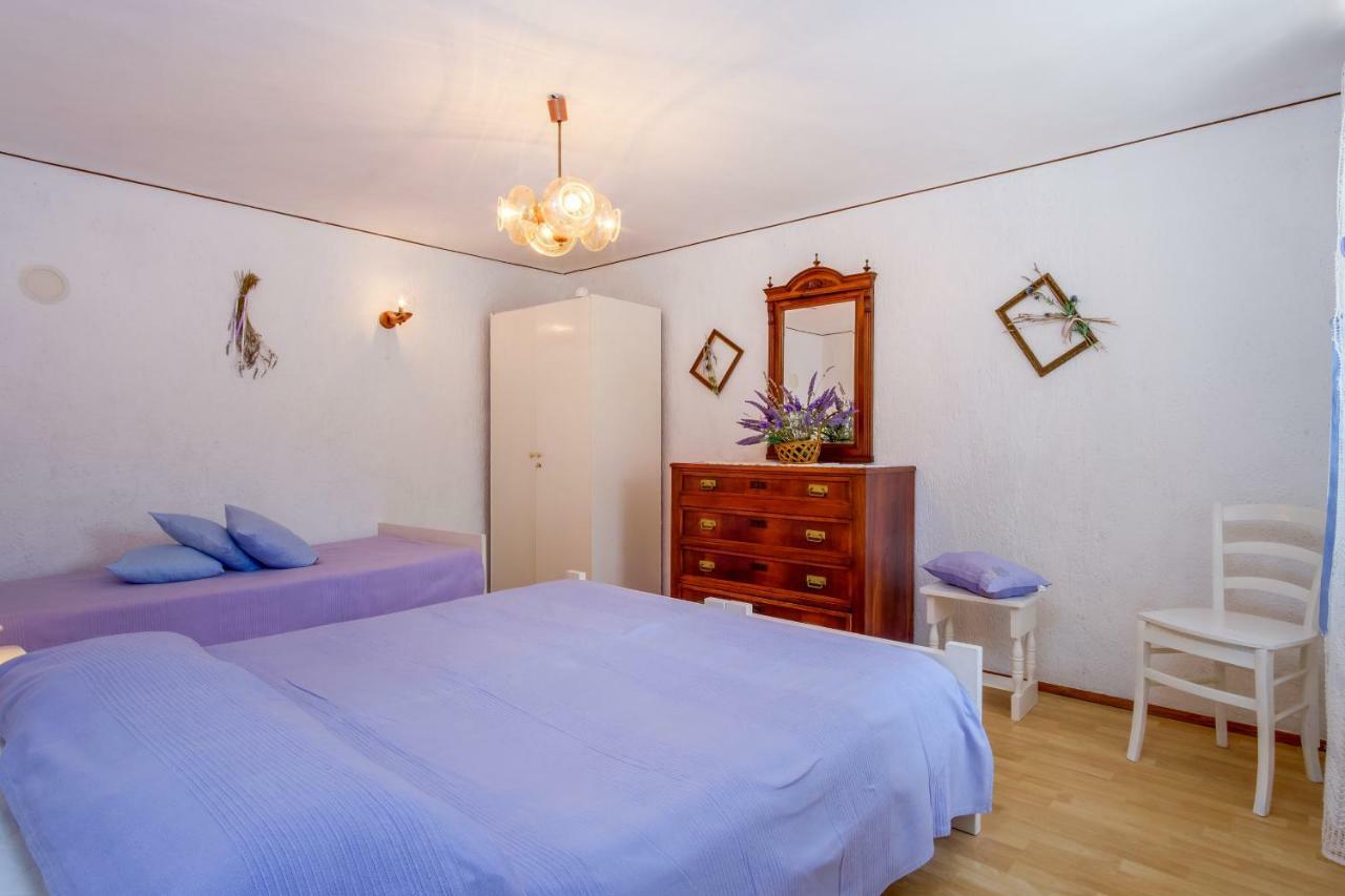 Apartment Carmen Veli Losinj Exterior photo
