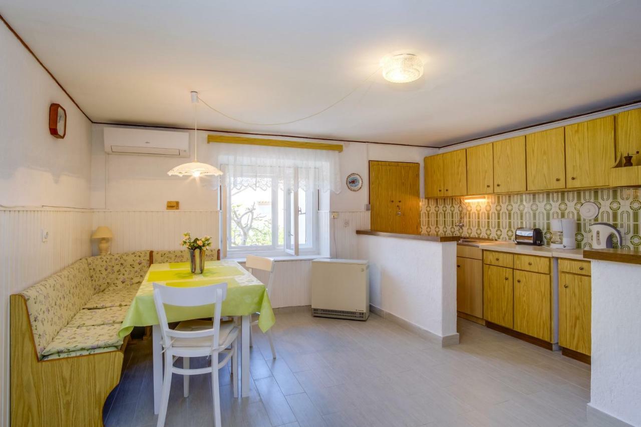 Apartment Carmen Veli Losinj Exterior photo